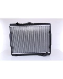 NISSENS 68156 - Radiatore, Raffreddamento motore